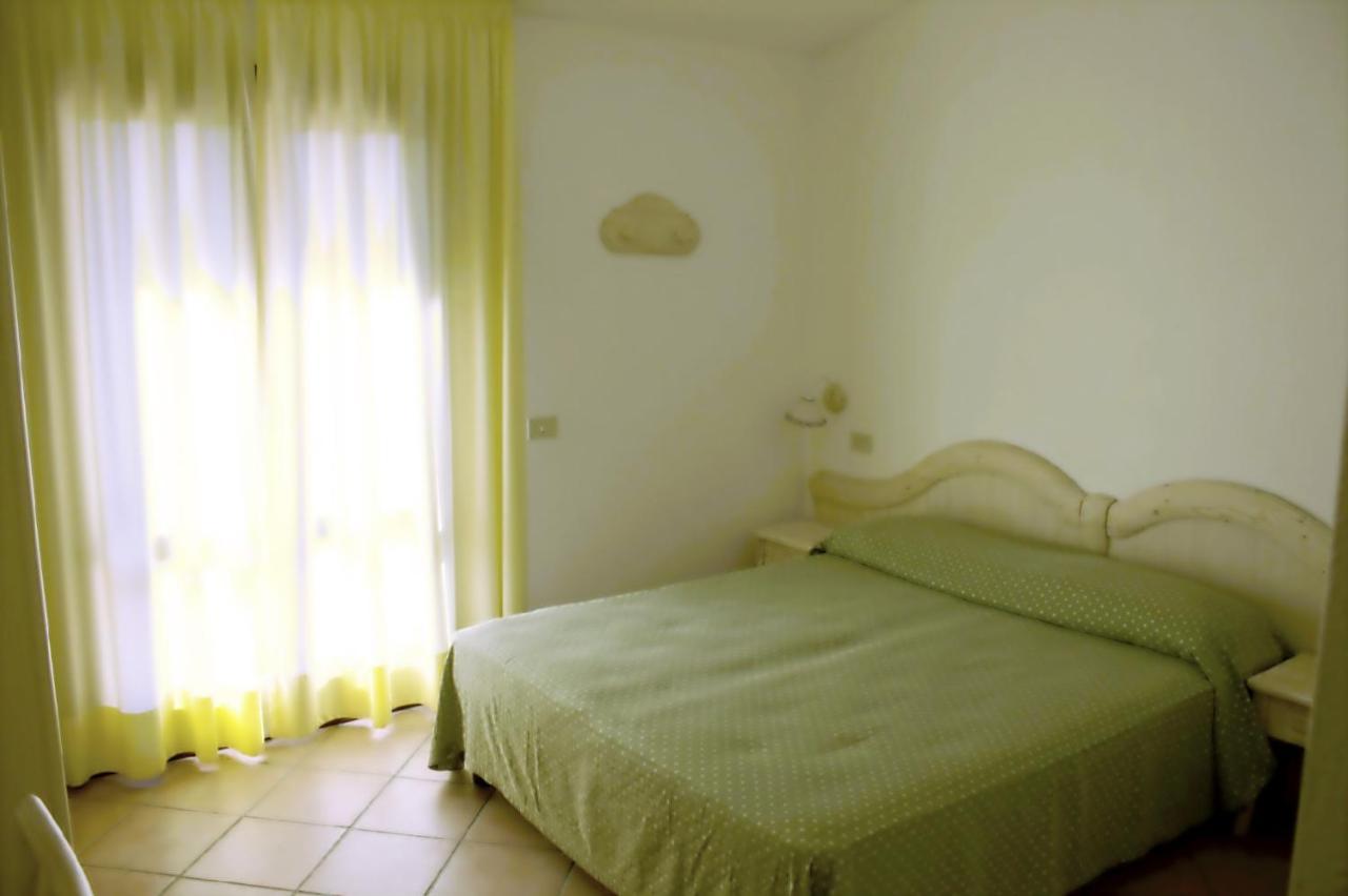 Residence Porto Mannu Palau Esterno foto