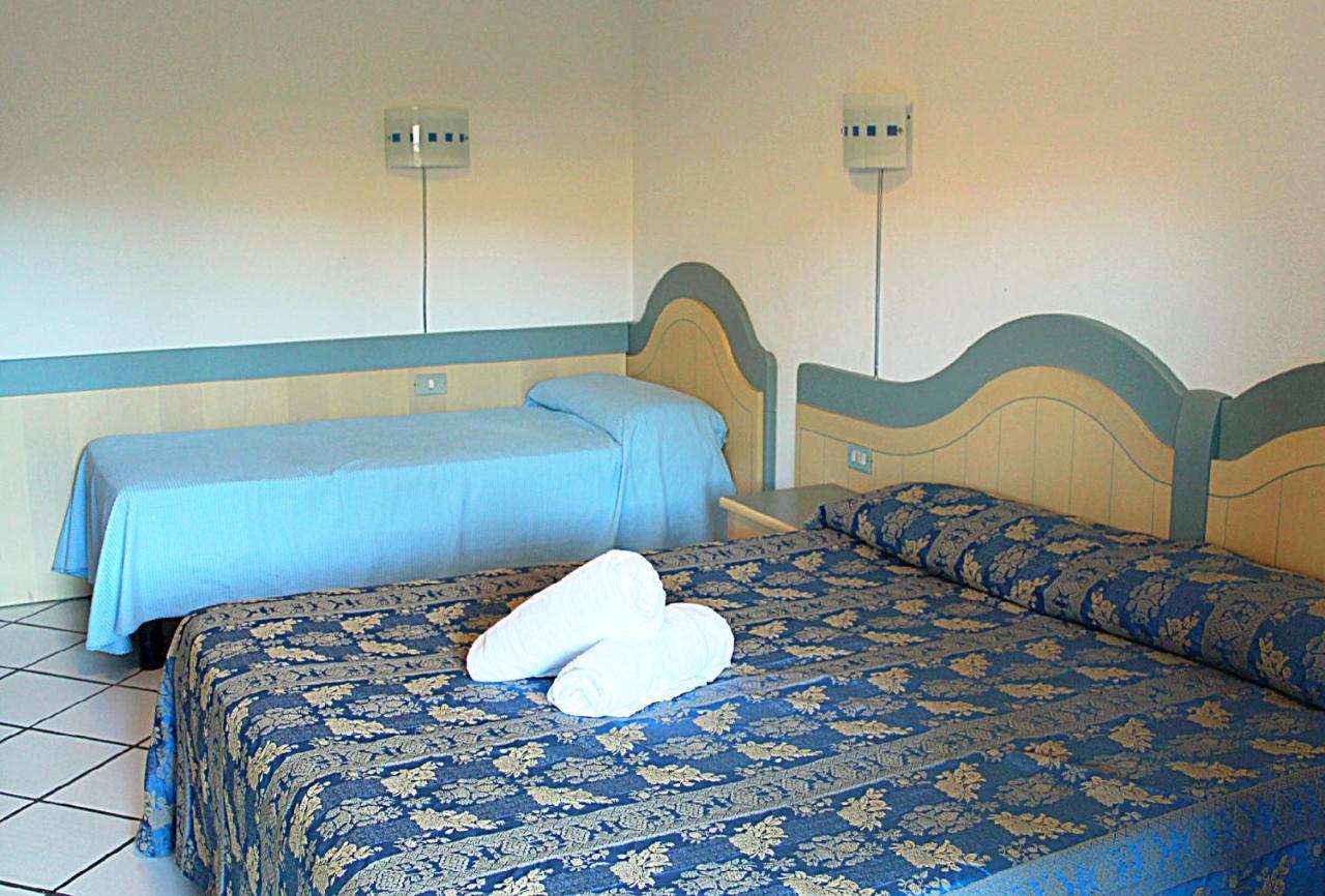 Residence Porto Mannu Palau Esterno foto
